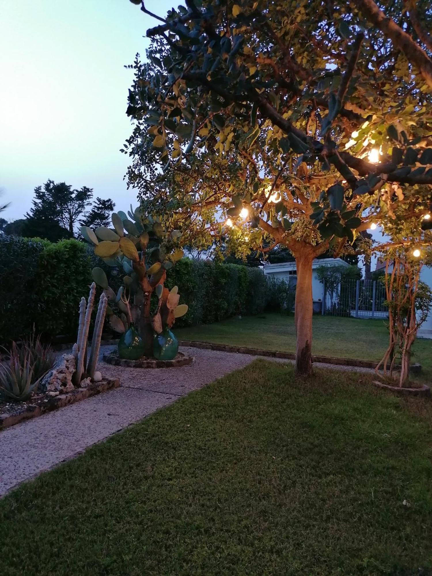 Il Giardino Del Te Hotel Barletta Exterior photo