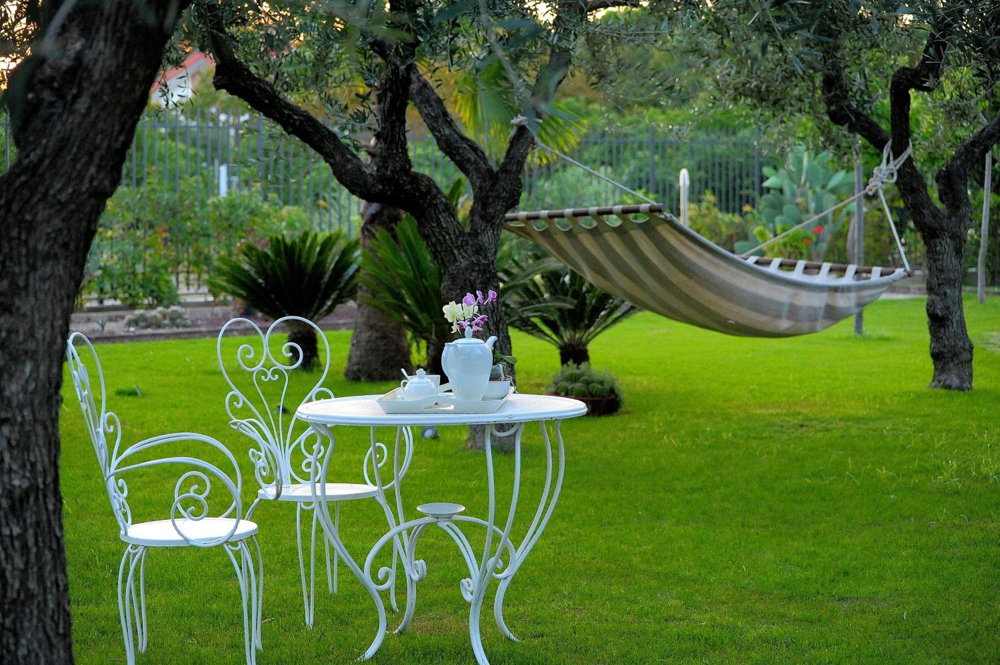 Il Giardino Del Te Hotel Barletta Exterior photo