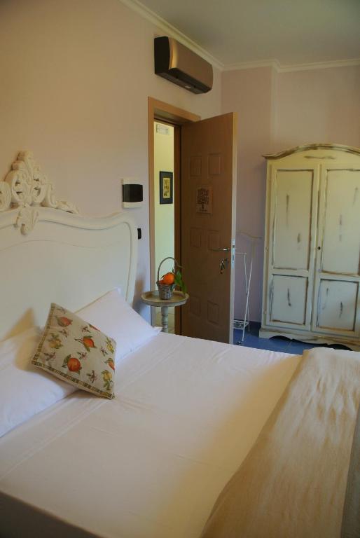 Il Giardino Del Te Hotel Barletta Room photo